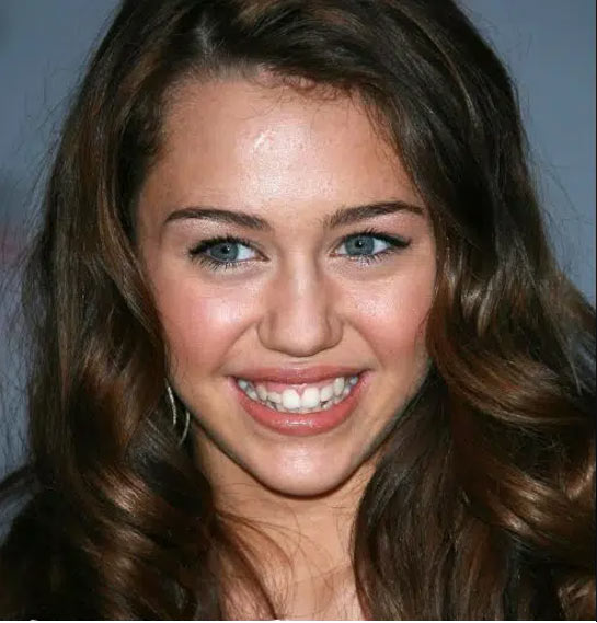 Miley Cirus su sonrisa antes